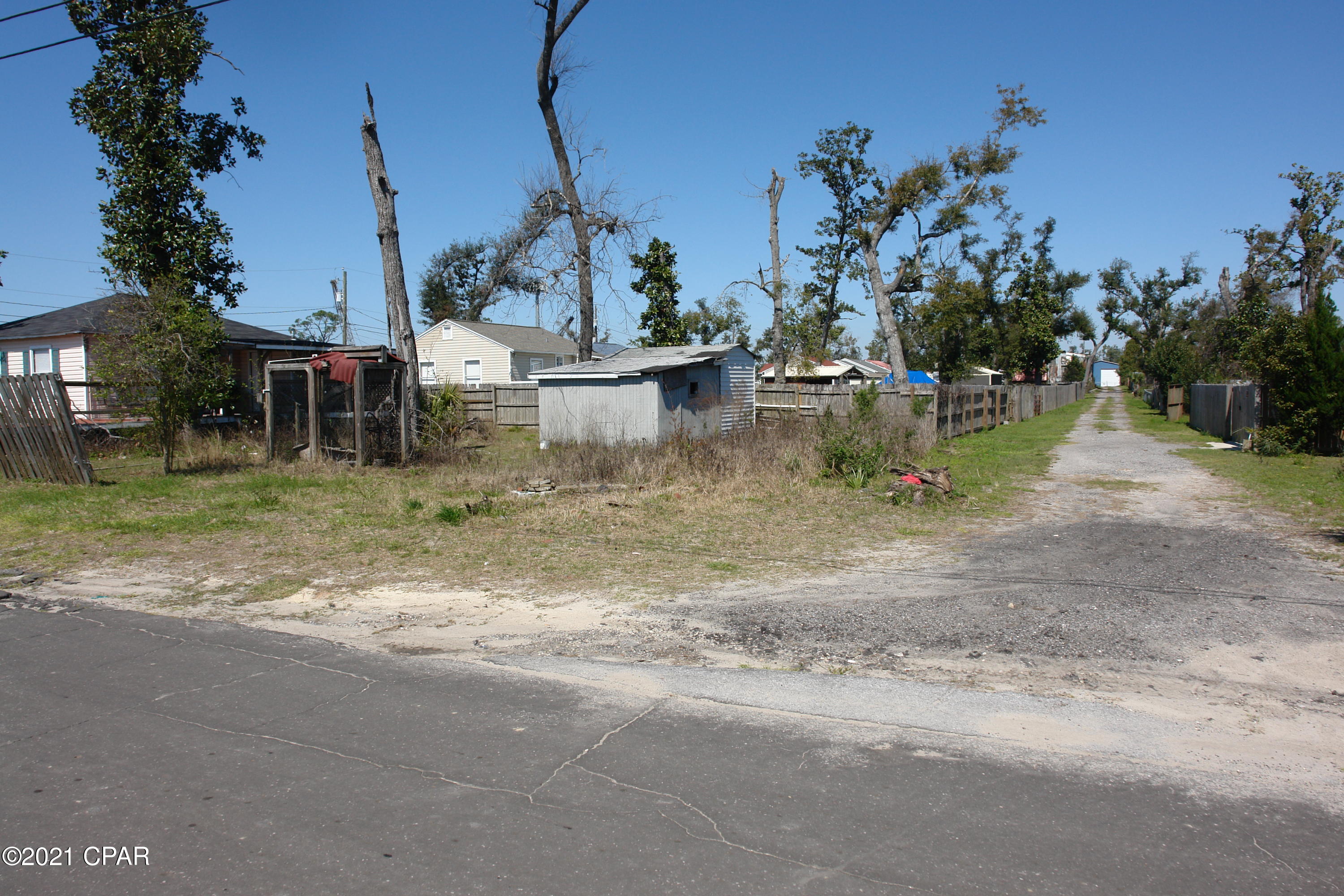 [No Recorded Subdiv] - Residential