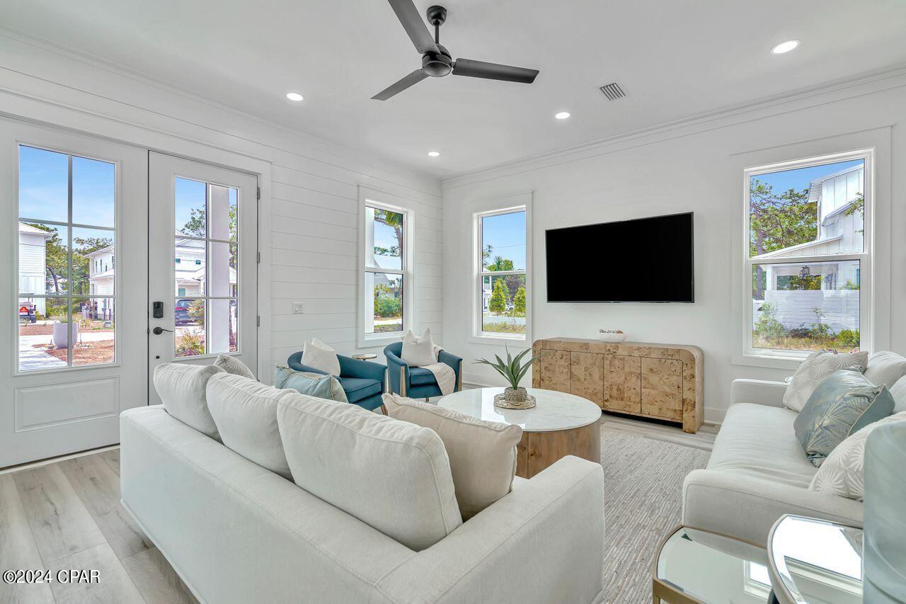 Gulf Shore Manor - Residential