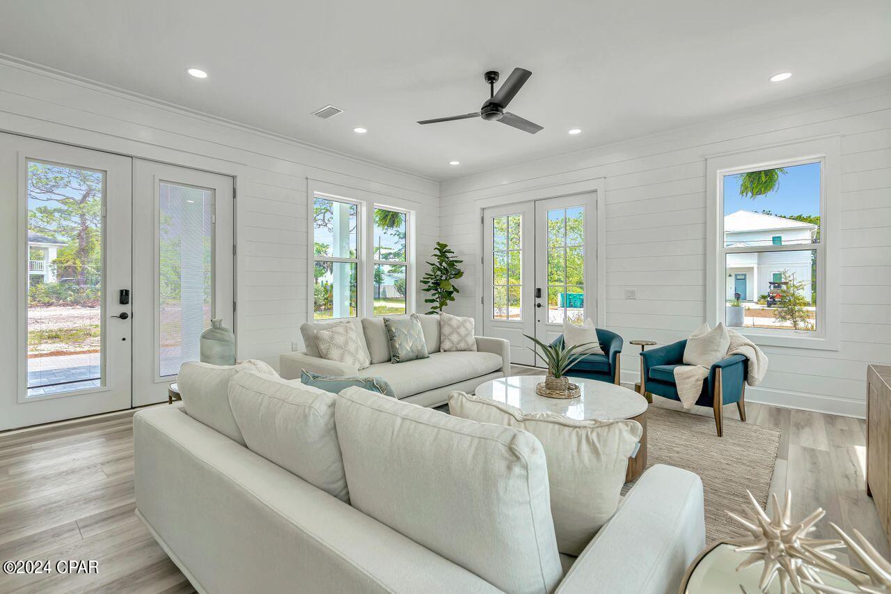 Gulf Shore Manor - Residential