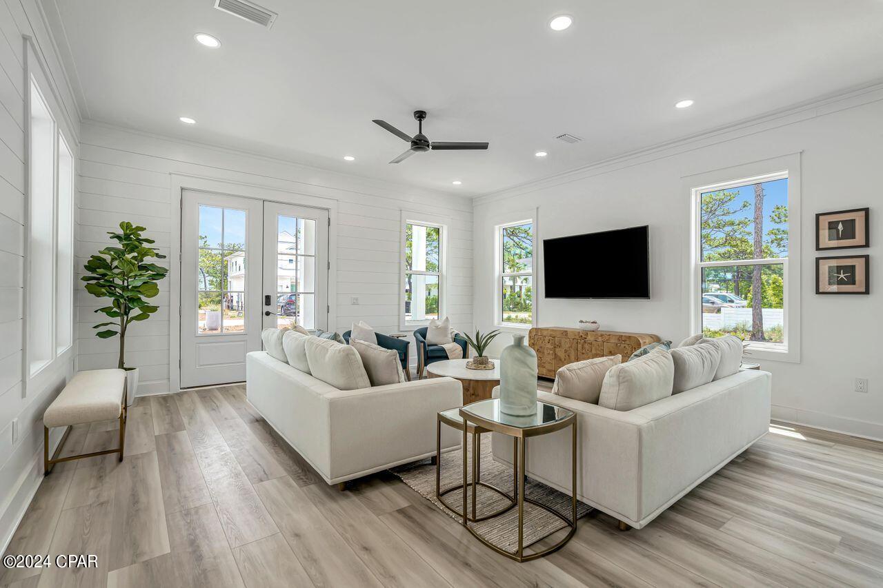 Gulf Shore Manor - Residential