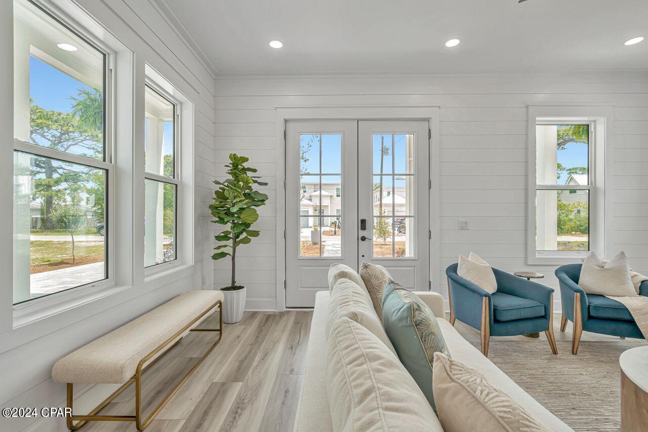 Gulf Shore Manor - Residential