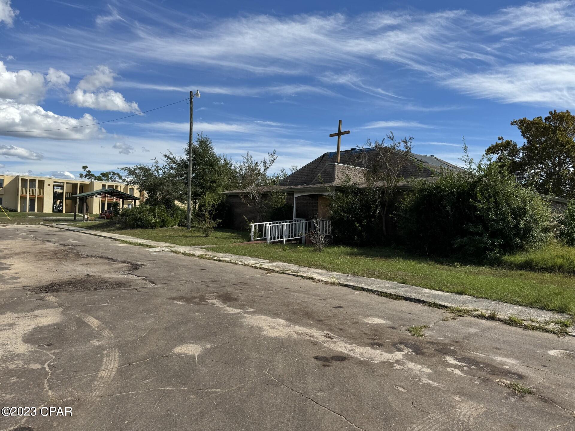 Venetian Villa - Land