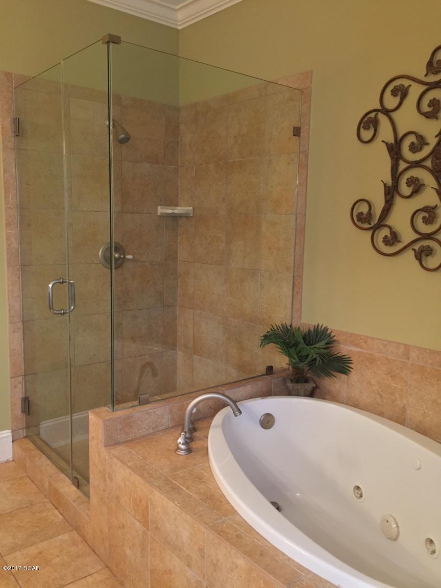 La Valencia Beach Resort - Residential Lease