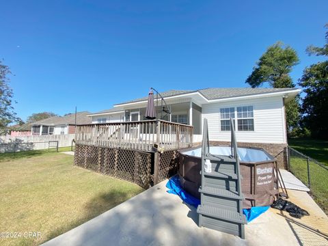 A home in Marianna