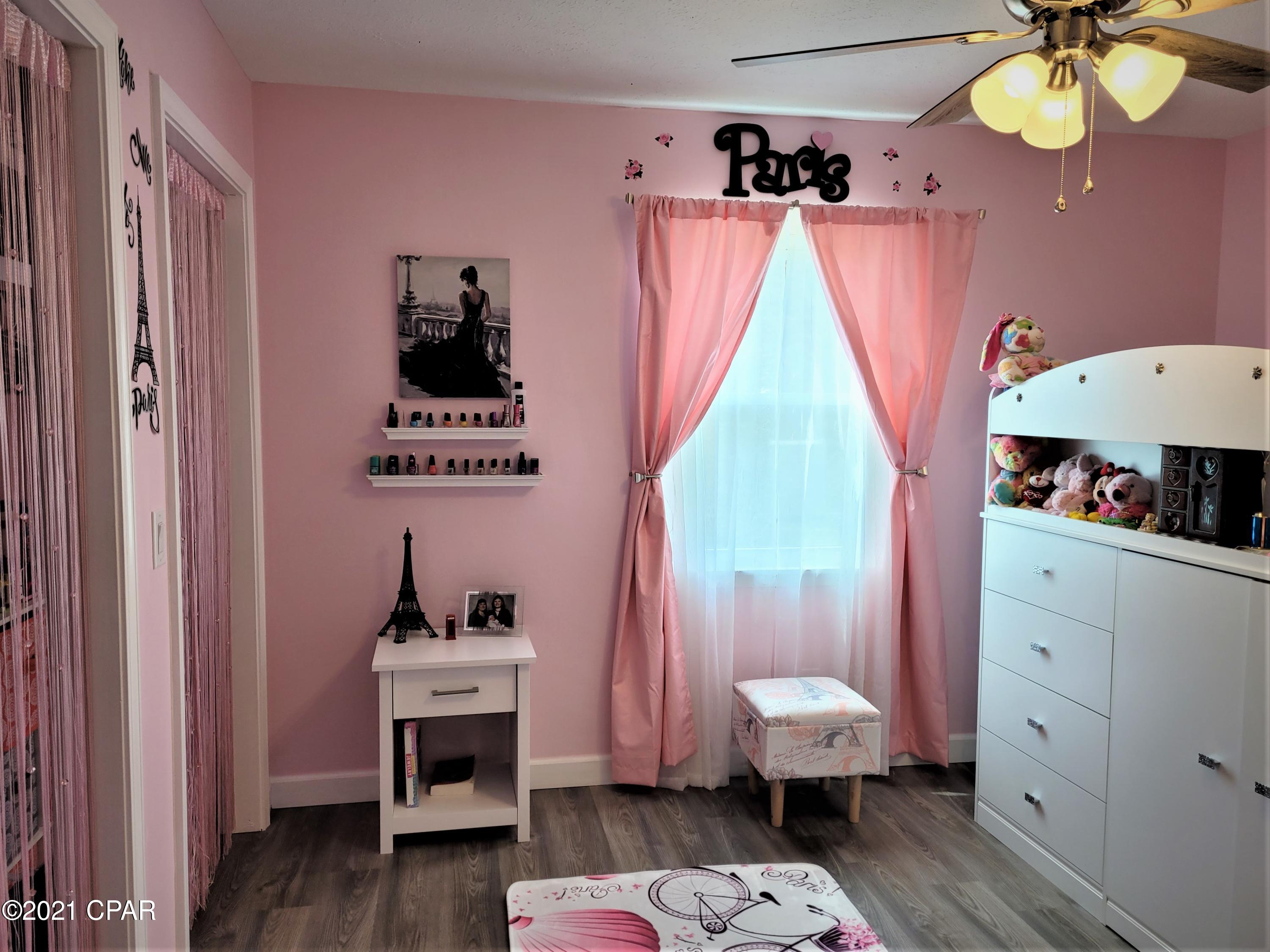 Imperial Oaks - Residential