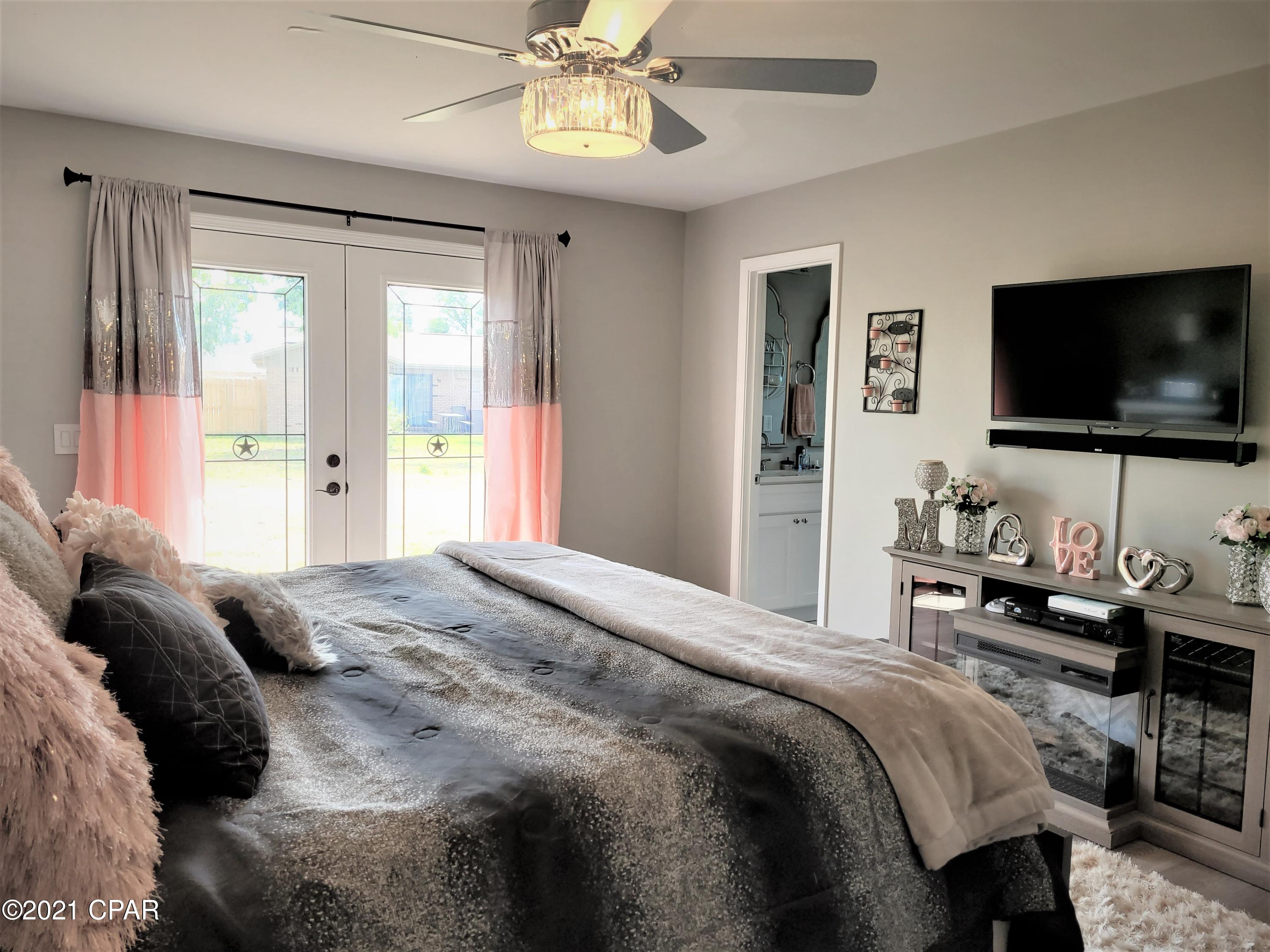 Imperial Oaks - Residential