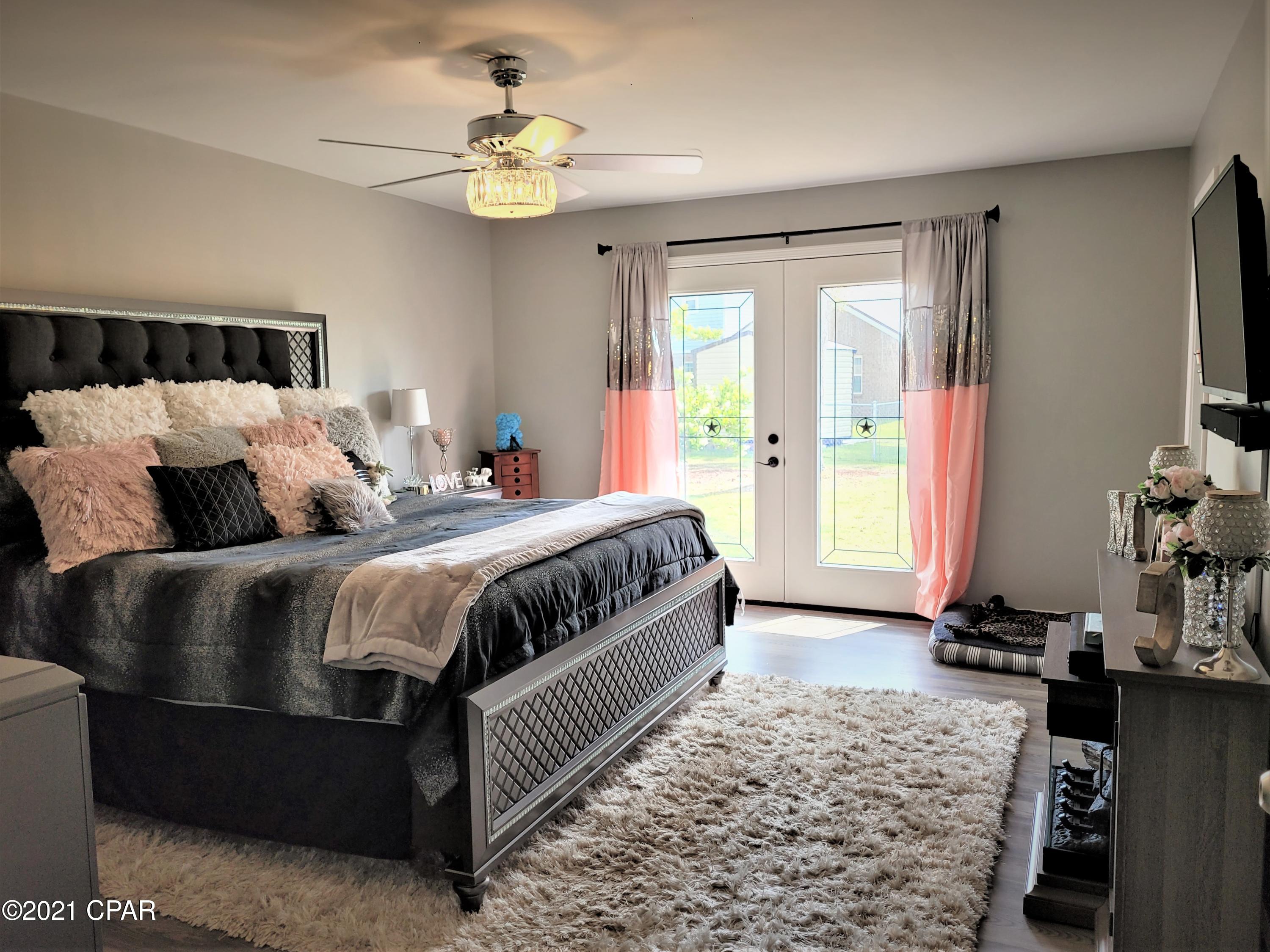 Imperial Oaks - Residential