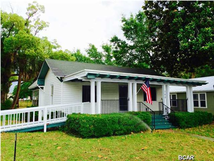 This is a very attractive and well maintained office building. It is constructed of heart pine (even the walls are heart pine). It is a perfect location for a small professional office such as an accountant or attorney. The building has a wheel chair ramp and an ADA bathroom. The lot is very large and can easily accommodate any parking needs plus have room for a garage or storage building.