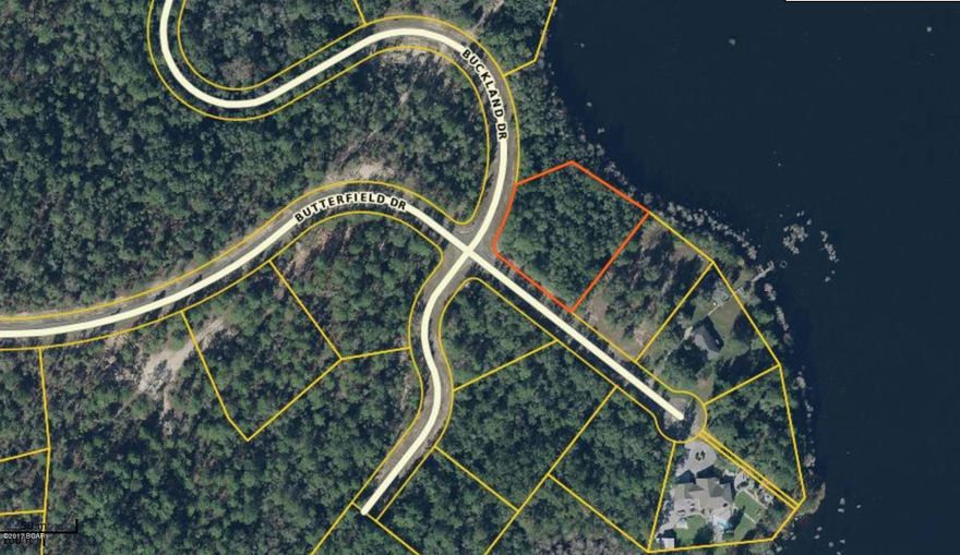 ENTERED FOR COMP PURPOSES. Waterfront residential lot in Sunny Hills.