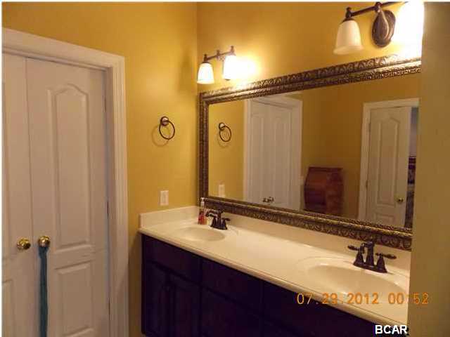 St And Bay Dev Co - Residential Lease