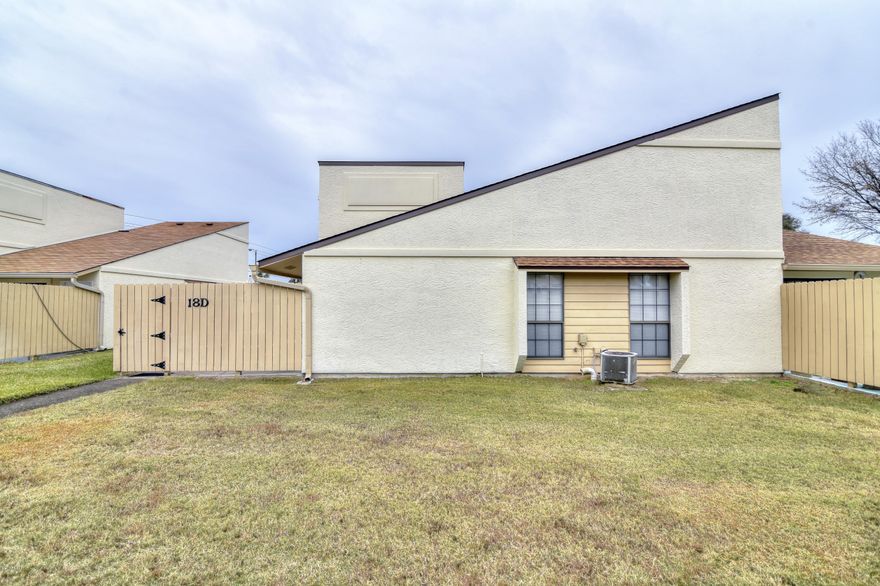 This Horizon South Condo is perfect for your beach getaway. This one bedroom, 1 bath is nicely painted and includes stylish furniture with flooring recently upgraded with luxury vinyl with a hardwood floor appearance. In great shape and ready for you to move in, big enough to have some space, but not too much to worry about cleaning. Combo Washer/Dryer in Unit replaced within the last year.



Please note: Measurements are Approximate, please verify.