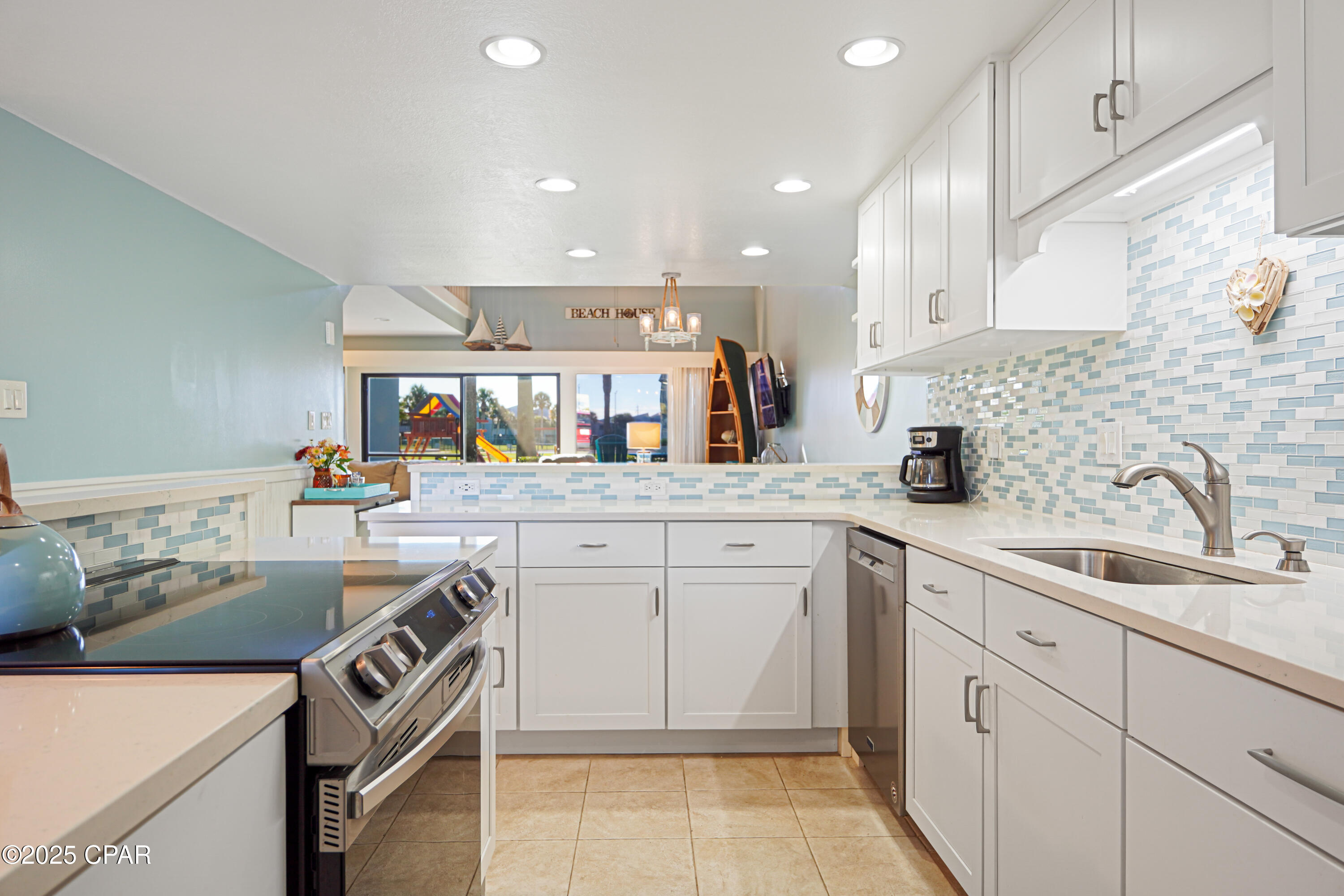 Sunnyside Beach & Tennis Condo - Residential