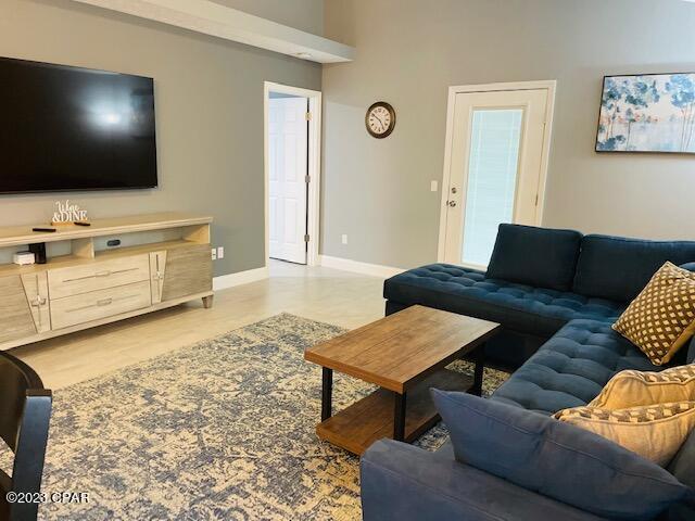 Palm Cove Phase I - Residential Lease