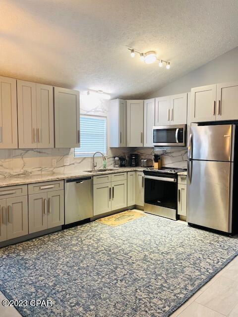 Palm Cove Phase I - Residential Lease