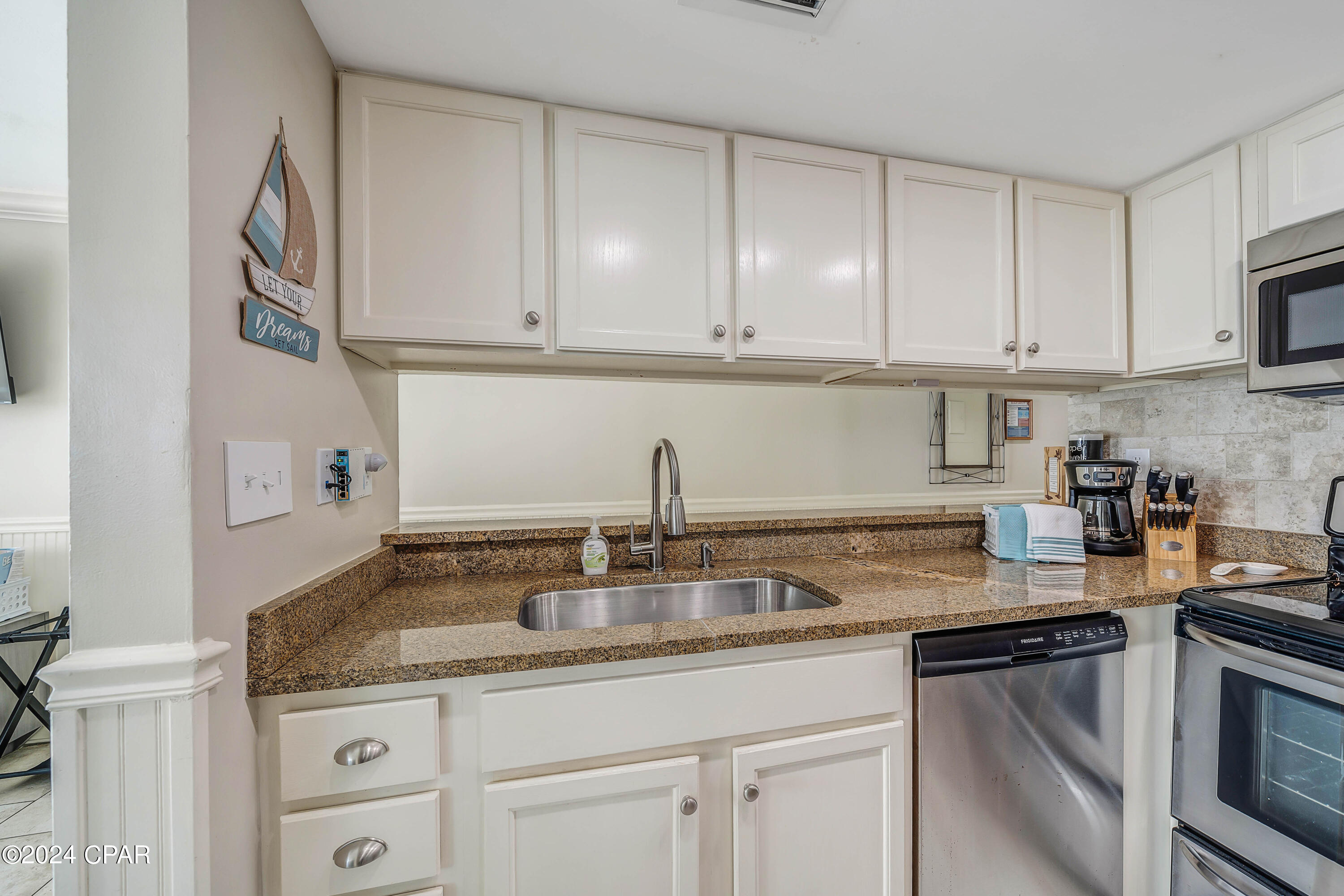 Sunbird Condo - Residential