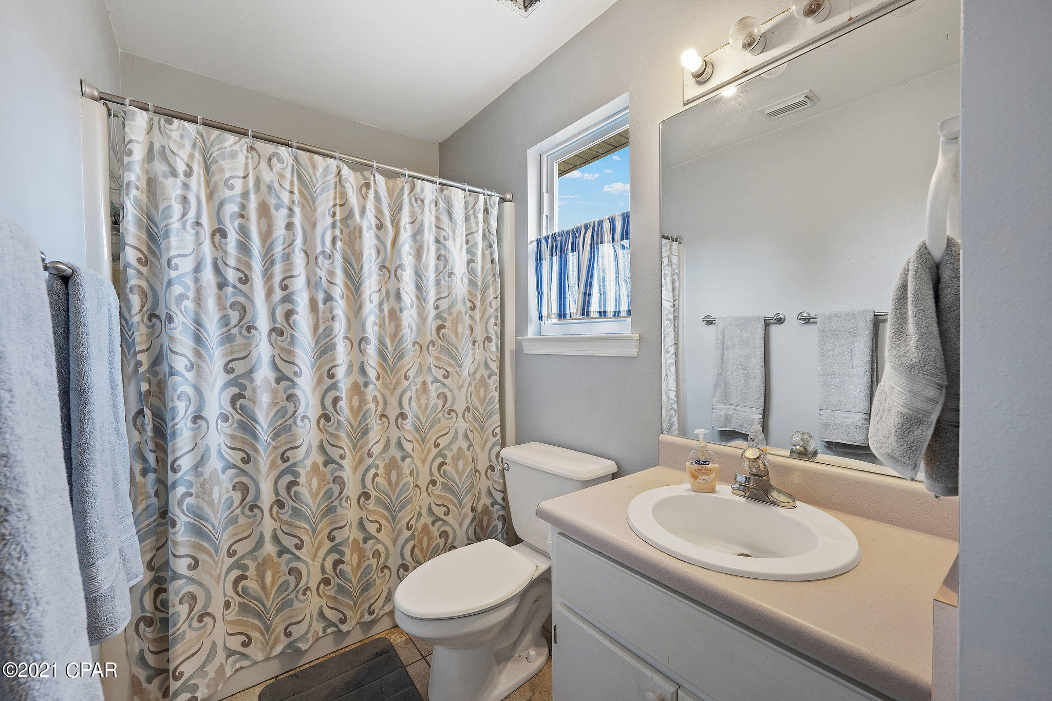 Pine Tree Place Unit 1 - Residential