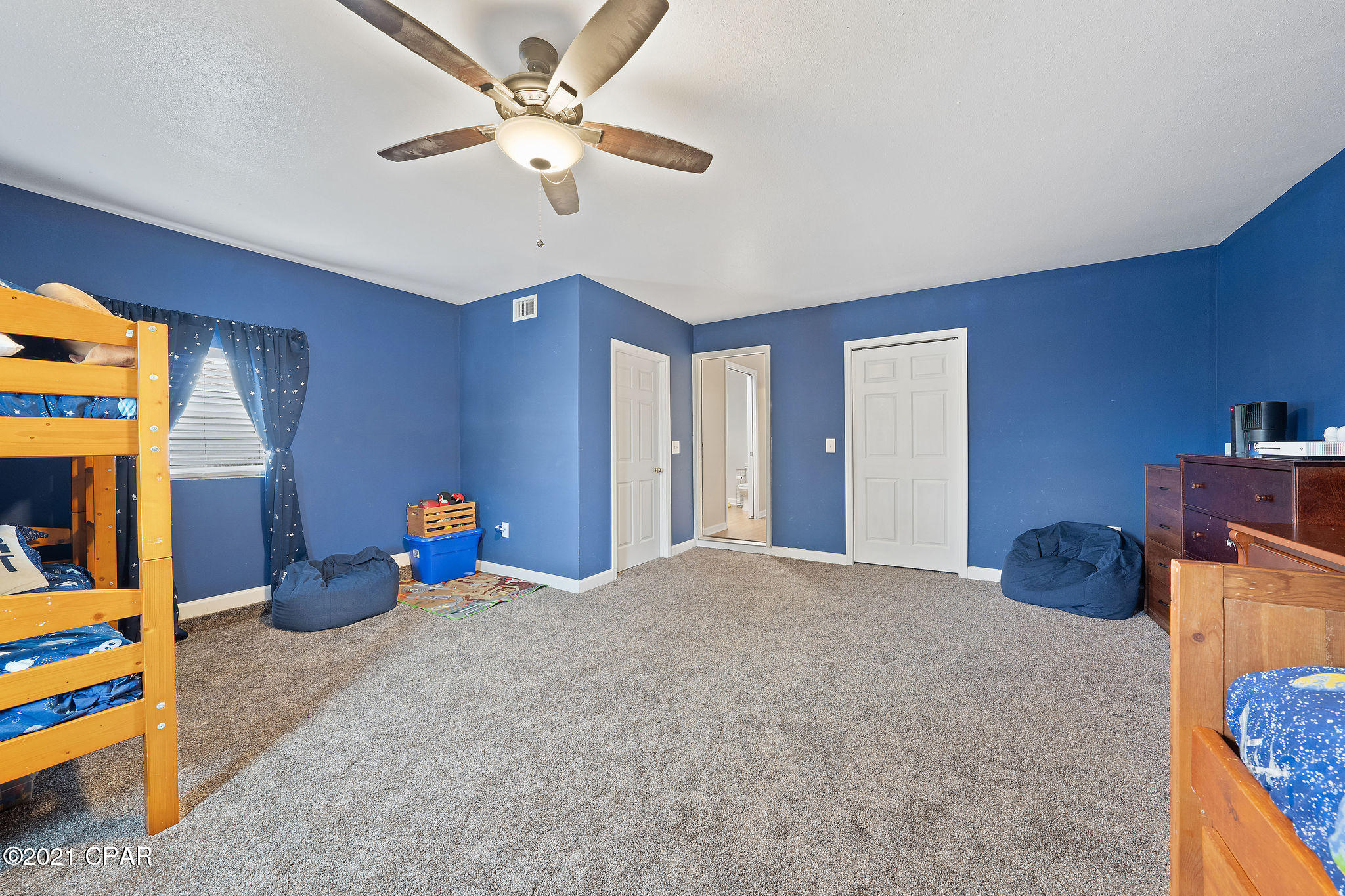 Pine Tree Place Unit 1 - Residential