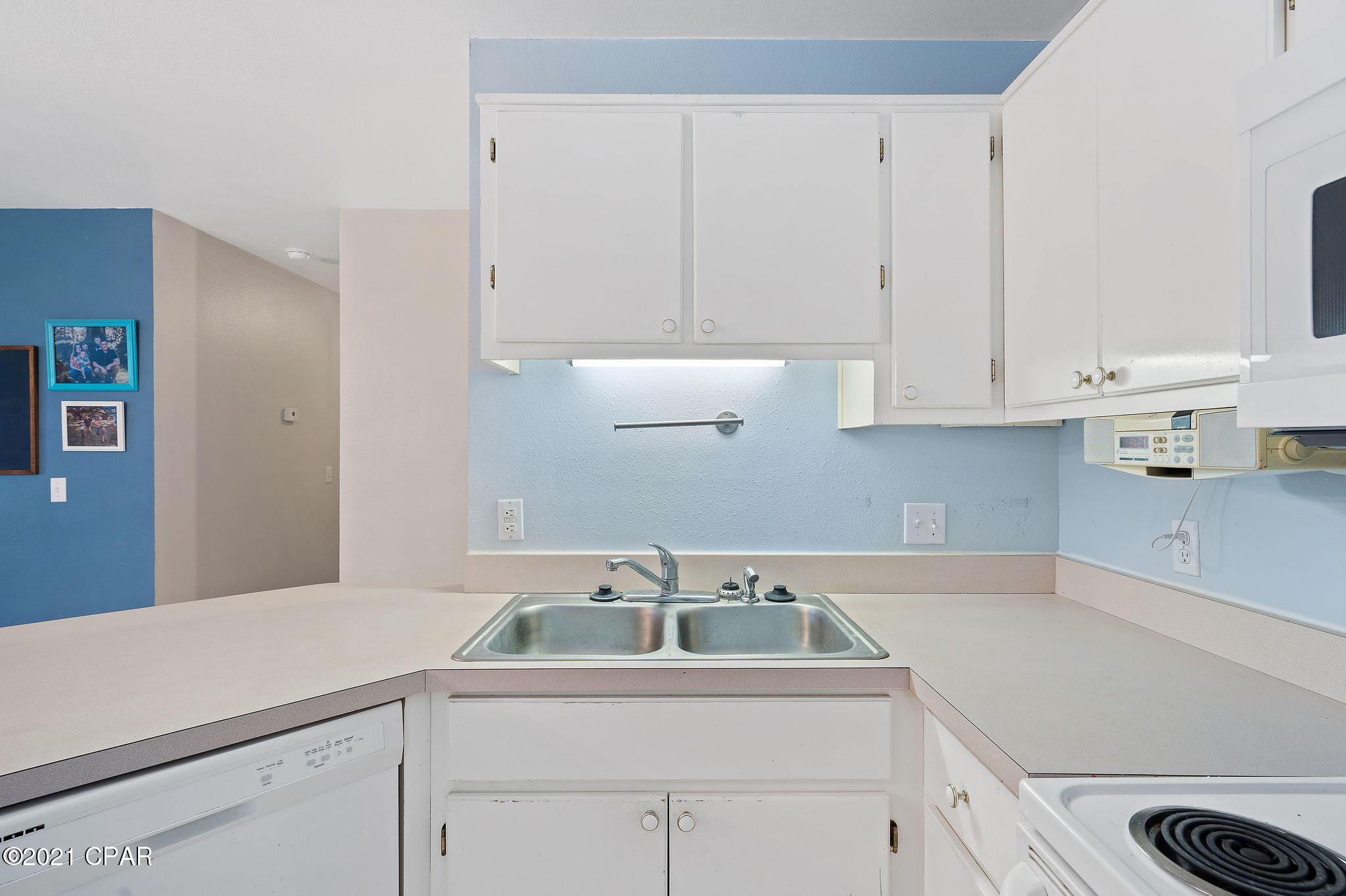 Pine Tree Place Unit 1 - Residential