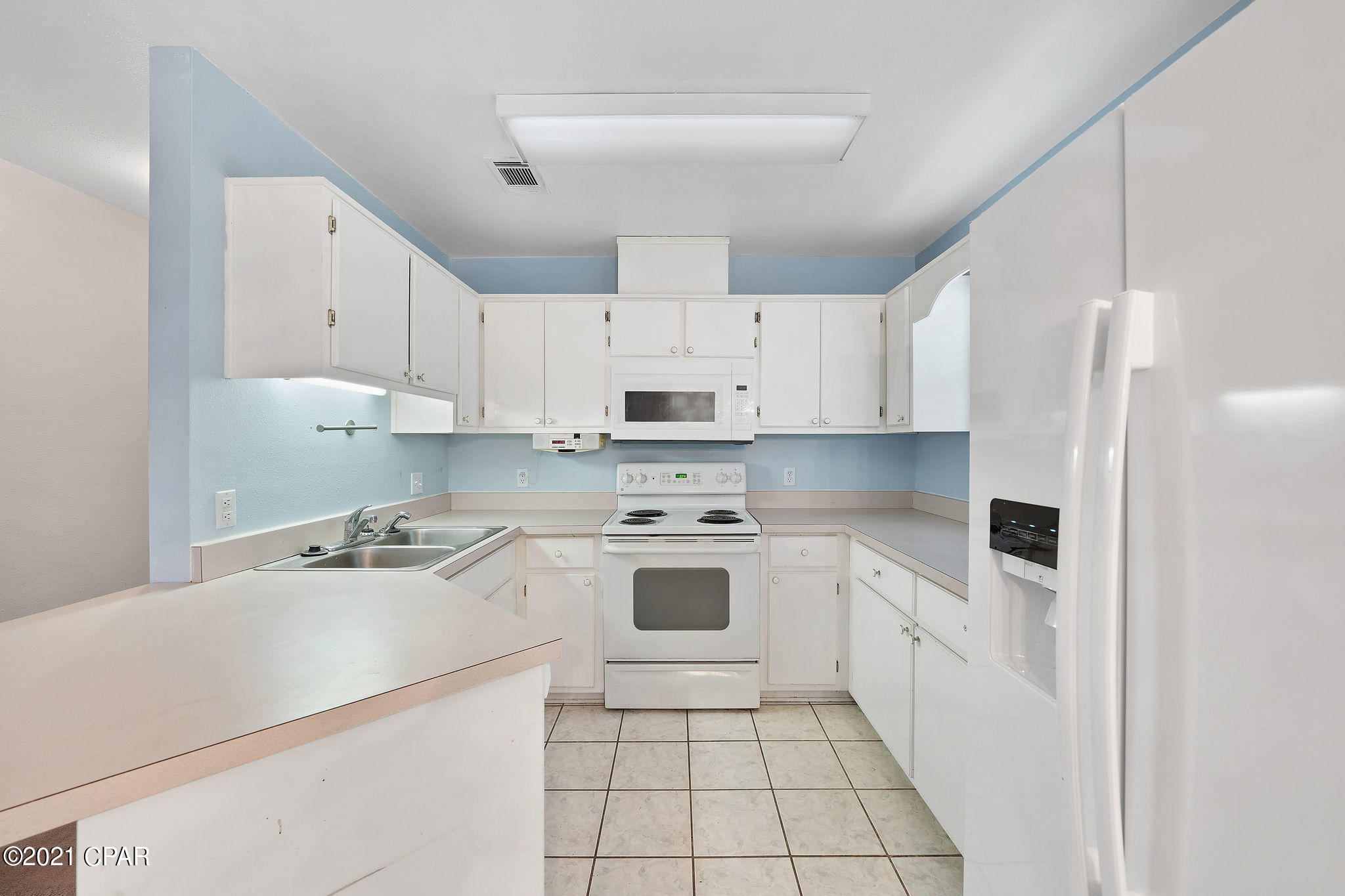 Pine Tree Place Unit 1 - Residential