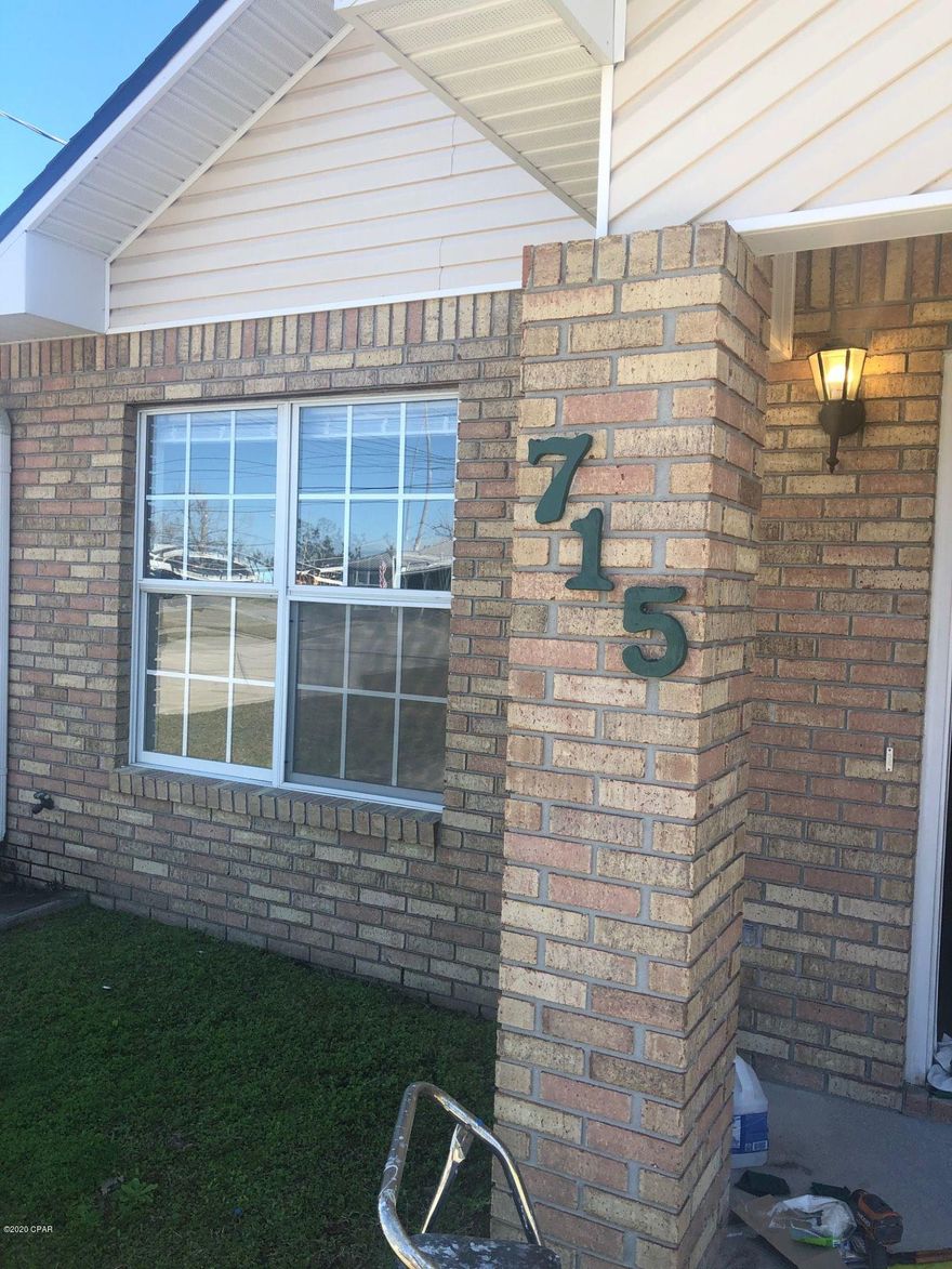 This home offer 2 Bedrooms and 2 Full Baths. Brand new flooring, fresh paint, new kitchen cabinets and appliances. Laundry room equipped with a washer/dryer connection.



*No Pets*