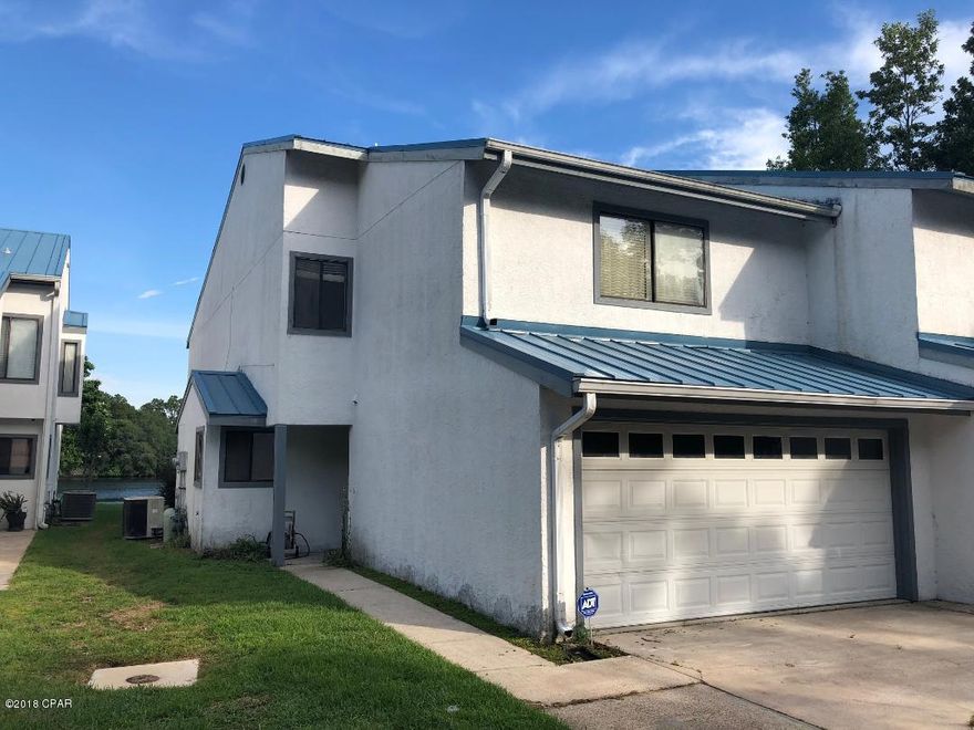 Large 3/2.5 Waterfront townhouse on Callaway Bayou w/ new carpet, paint, and remodeled master bathroom. Open floor plan w/ wet bar, fireplace, garage, upstairs laundry room, covered back patio. Gas fireplace, stove, and water heater.

New dock, deck & seawall. ADT security monitoring included. No pets please. Copy this link to your browser to view property on your own: 

https://secure.rently.com/properties/620309