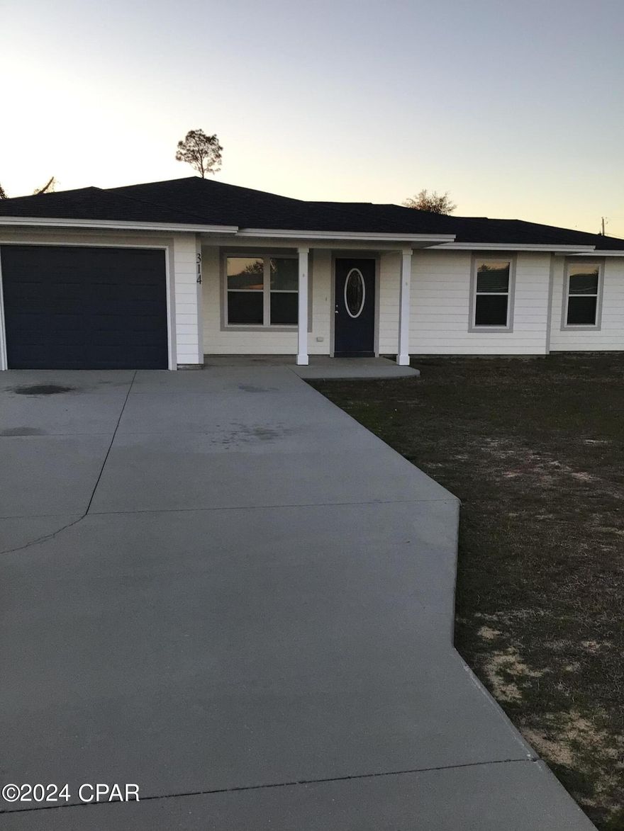 Nice and clean 3/2 Home located in City of Callaway. close to all the eatery 6 minute from Tyndall Aie Force Base 30 minutes from Pier Park and the Beaches!

Information is deemed reliable but is not guaranteed and should be independently verified by renter.

PLEASE NOTE THE GARAGE AND THE LOT NEXT DOOR IS NOT APART OF RENTAL PROPERTY 314 S BERTHE AVE.