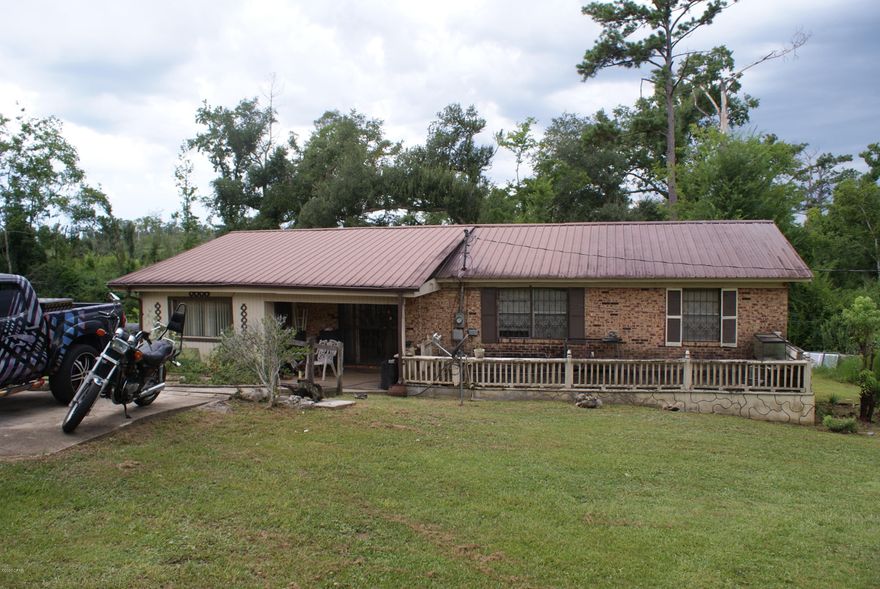 NEW PRICE!!! Single-family Ranch Style home conveniently located to nearby Hospital, shopping and to downtown Marianna.  Property is in need of a little TLC and is being sold ''As-is-Where-Is''