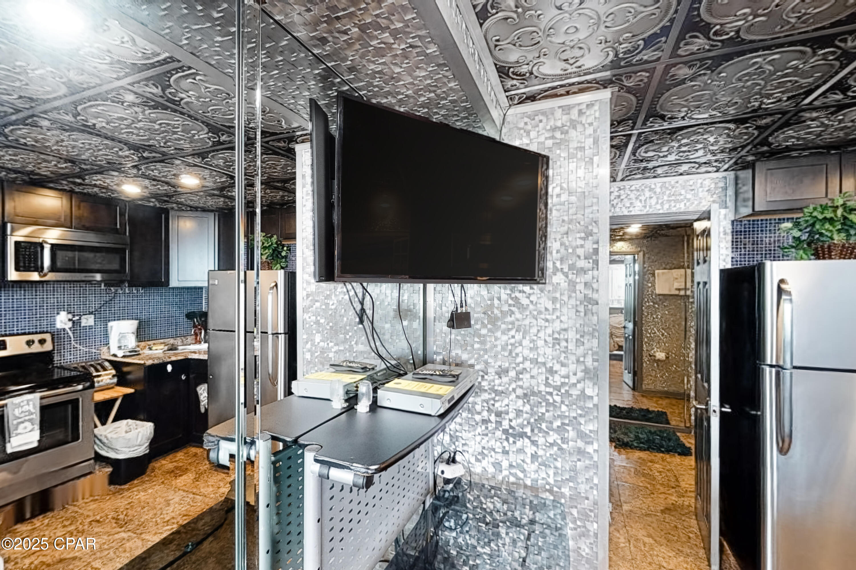 Fontainebleau Terrace - Residential