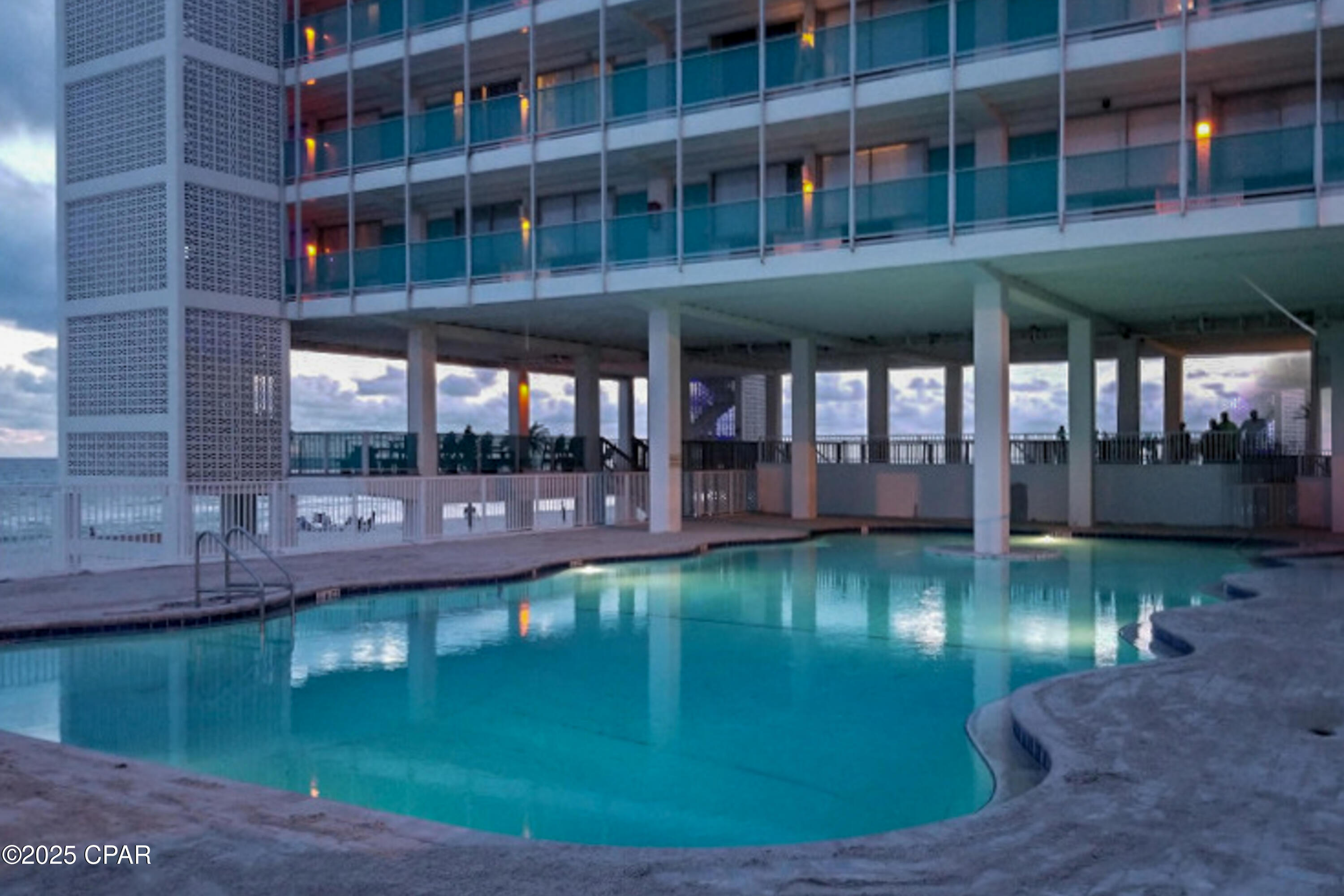 Fontainebleau Terrace - Residential