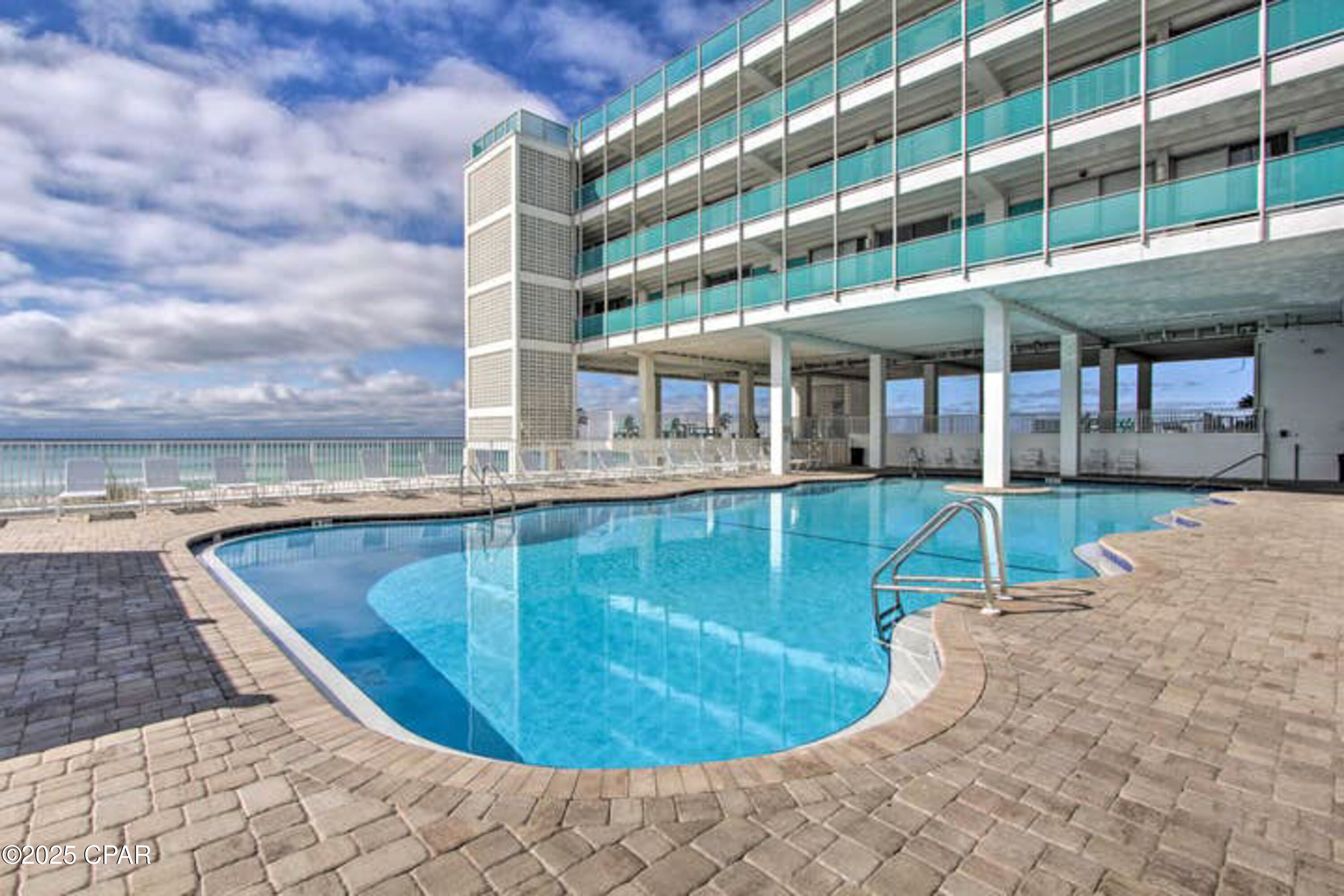 Fontainebleau Terrace - Residential