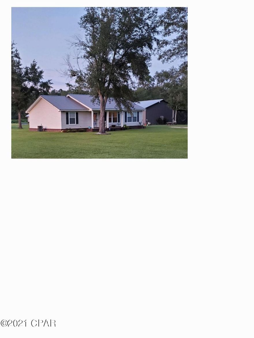 This is for Comp purposes only.



Has a barnthat is 36x60 with 3 of the bays. Above one of the bays it is  enclosed with a loft.