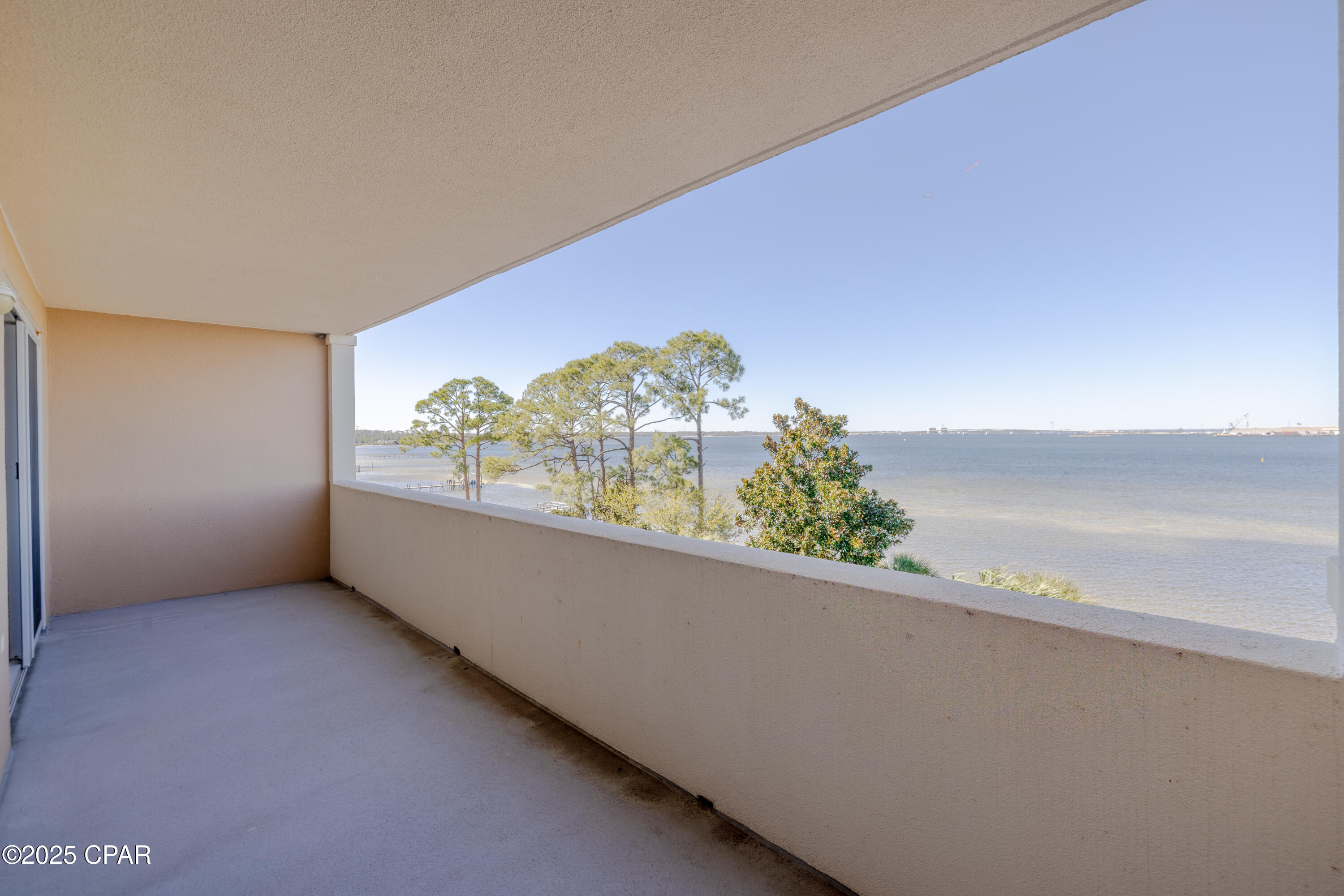 Magnolia Bay Club - Residential