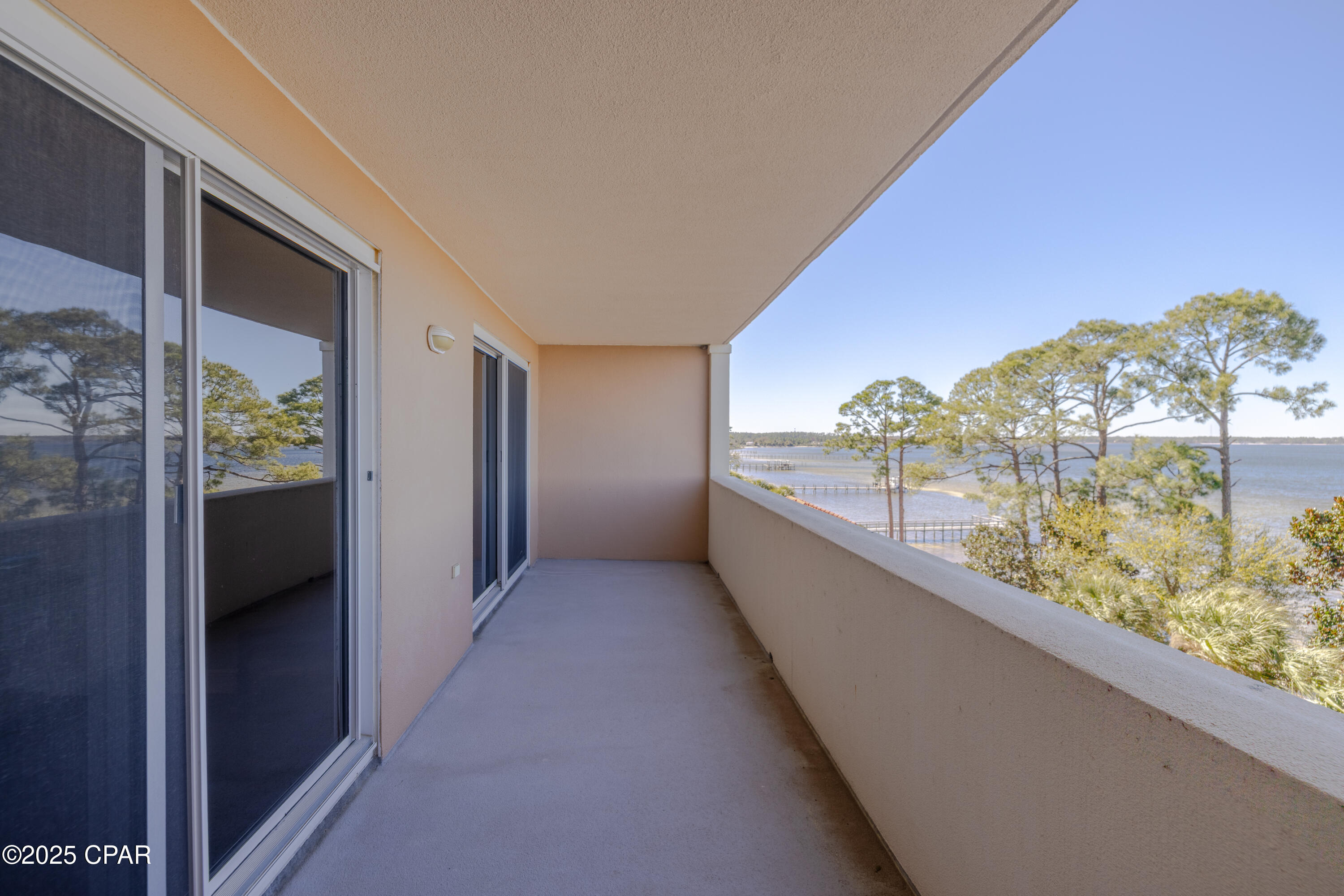 Magnolia Bay Club - Residential