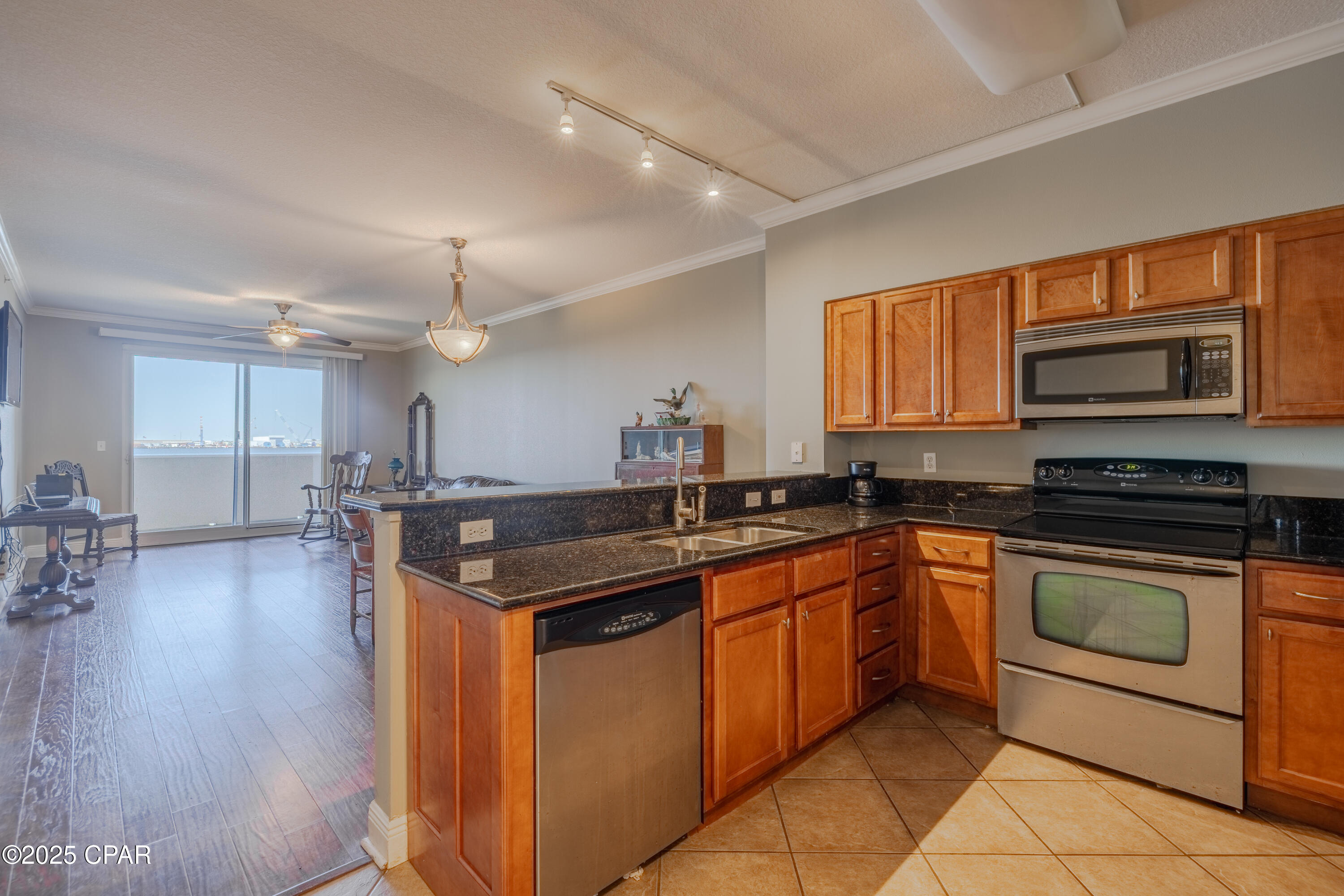 Magnolia Bay Club - Residential