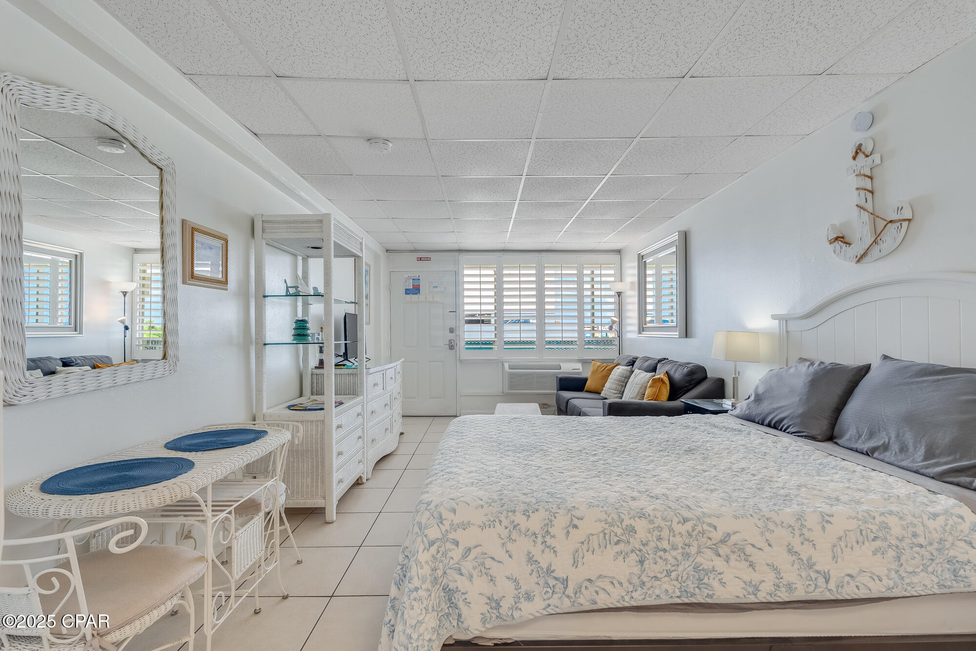 Fontainebleau Terrace - Residential