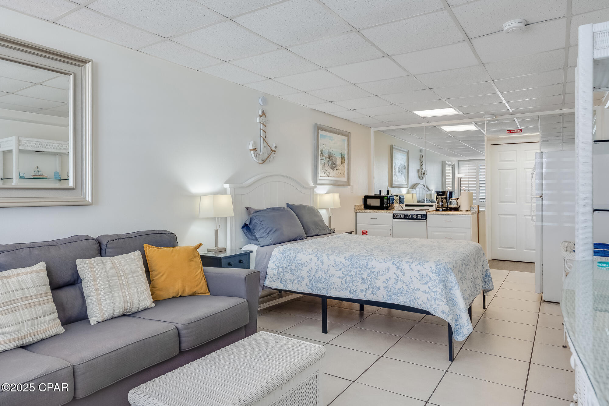 Fontainebleau Terrace - Residential