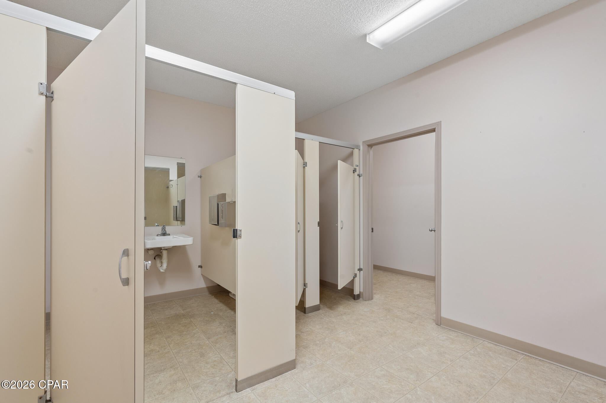 No Named Subdivision - Commercial Lease