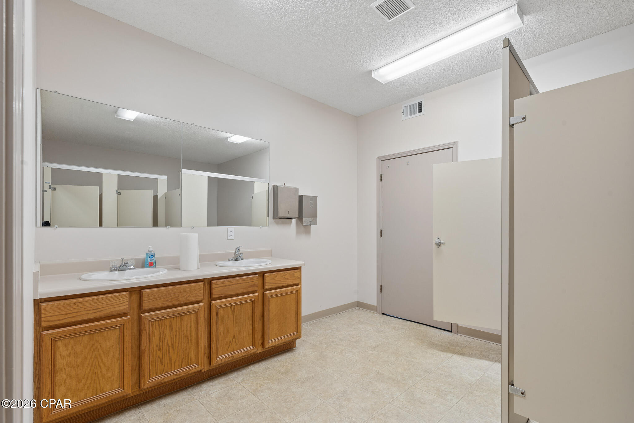 No Named Subdivision - Commercial Lease