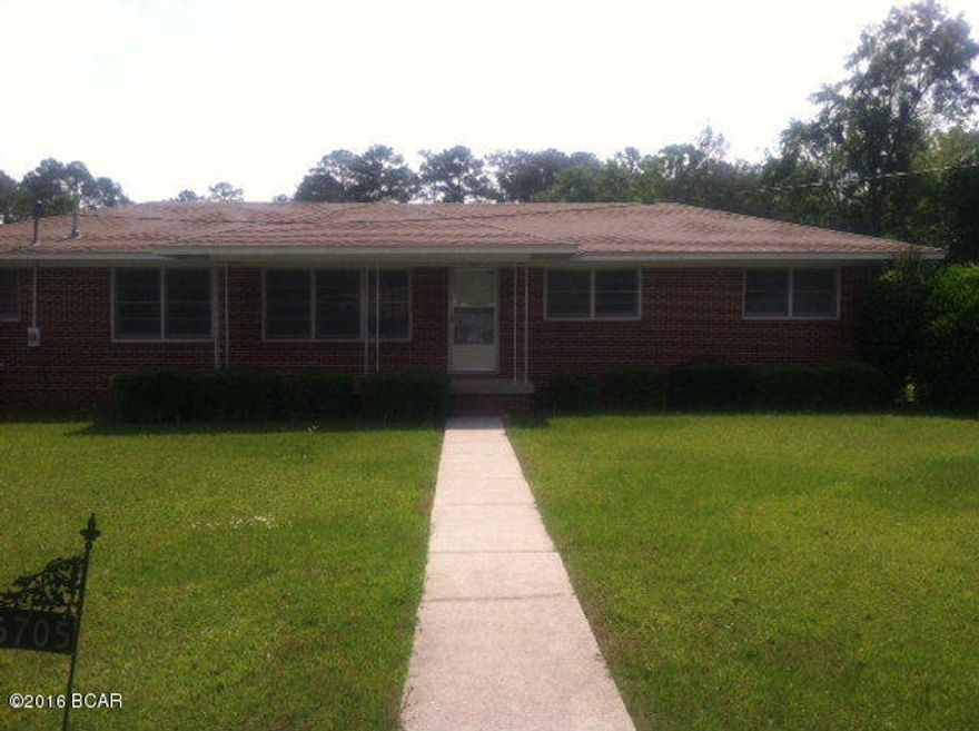 This home is neat and just needs a new owner. Kitchen equpped and with washer and dryer.