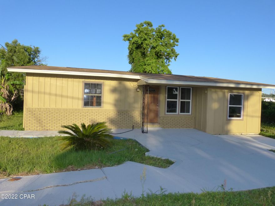 3/2 home by boat ramp.  New roof 2019. County/Unincorporated zone, home is located 0.6 Miles from Shoreline Circle Boat ramp, bay and Gulf access.  Realtor Owner. Home ready for your personal touch.