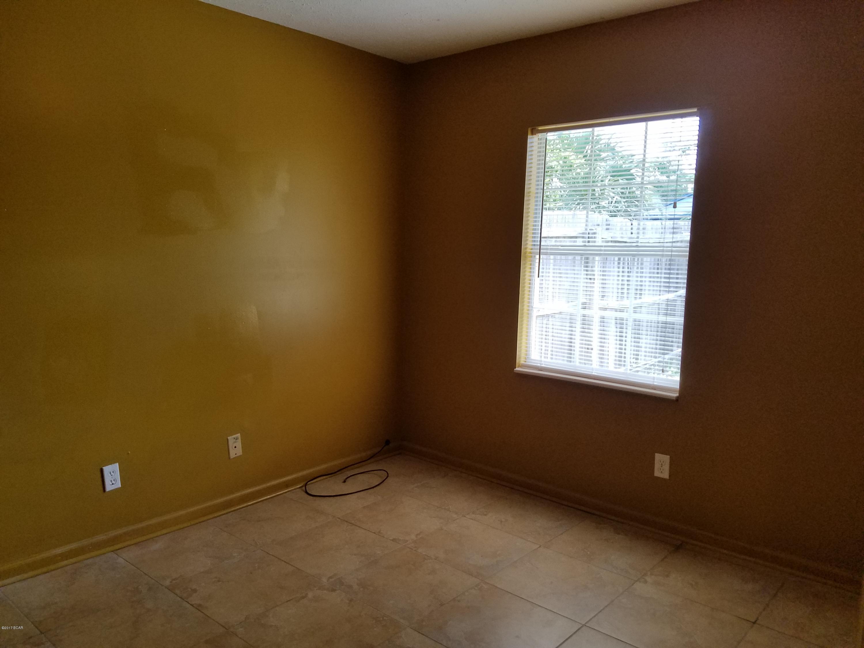 Hutchison's 1st To Bahama Bch - Residential Lease