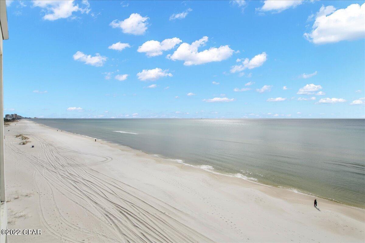 Fontainebleau Terrace - Residential