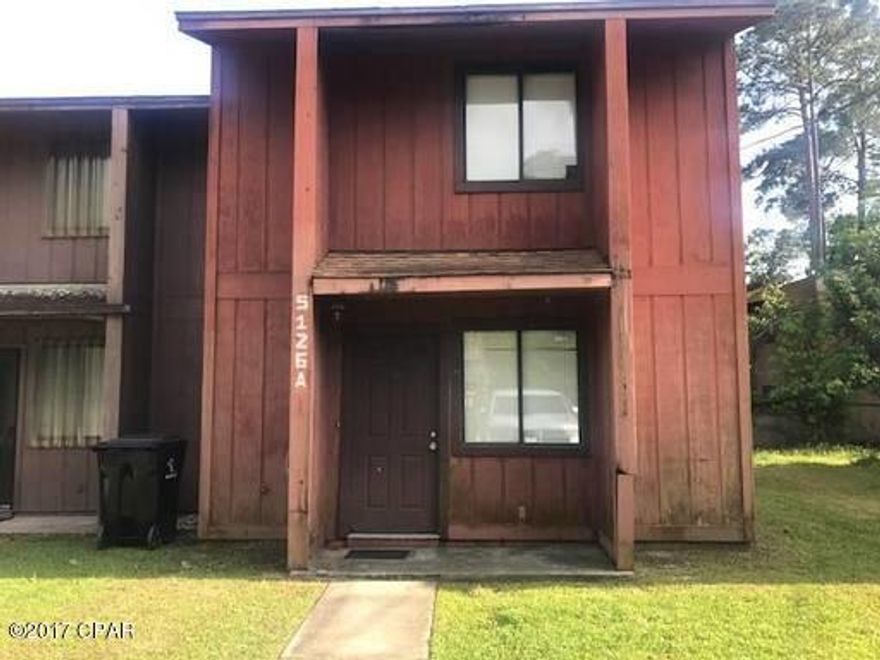 2 bedroom 1.5 bathroom Townhome close to Tyndall AFB. Unit has fenced back yard, washer and dryer hookups.



All measurements are approximate.