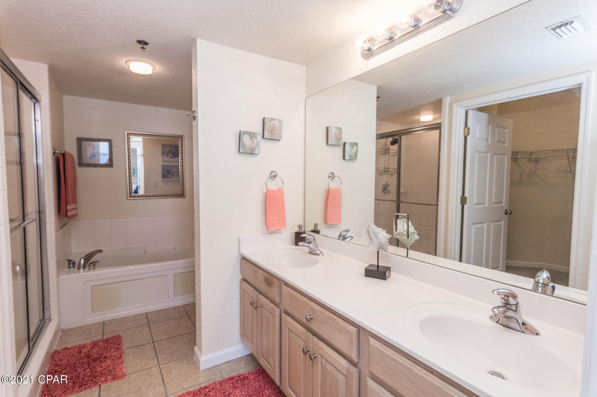 Hibiscus By The Bay - Residential