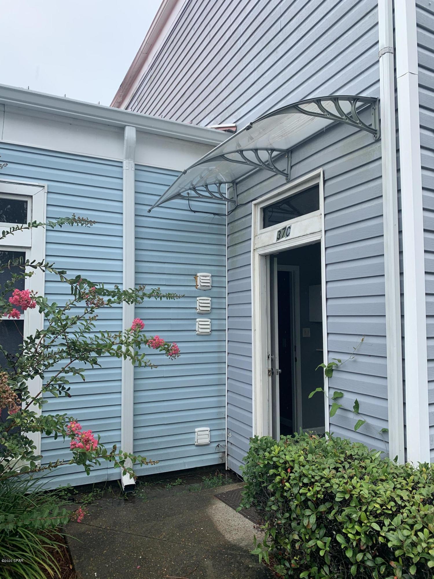 Promenade Shopping Mall - Commercial Lease