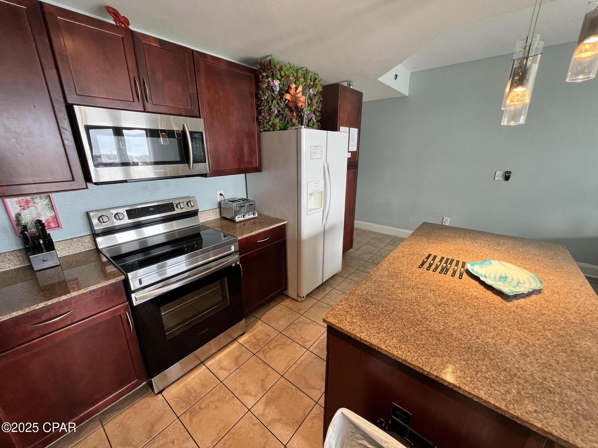 Laketown Wharf - Residential