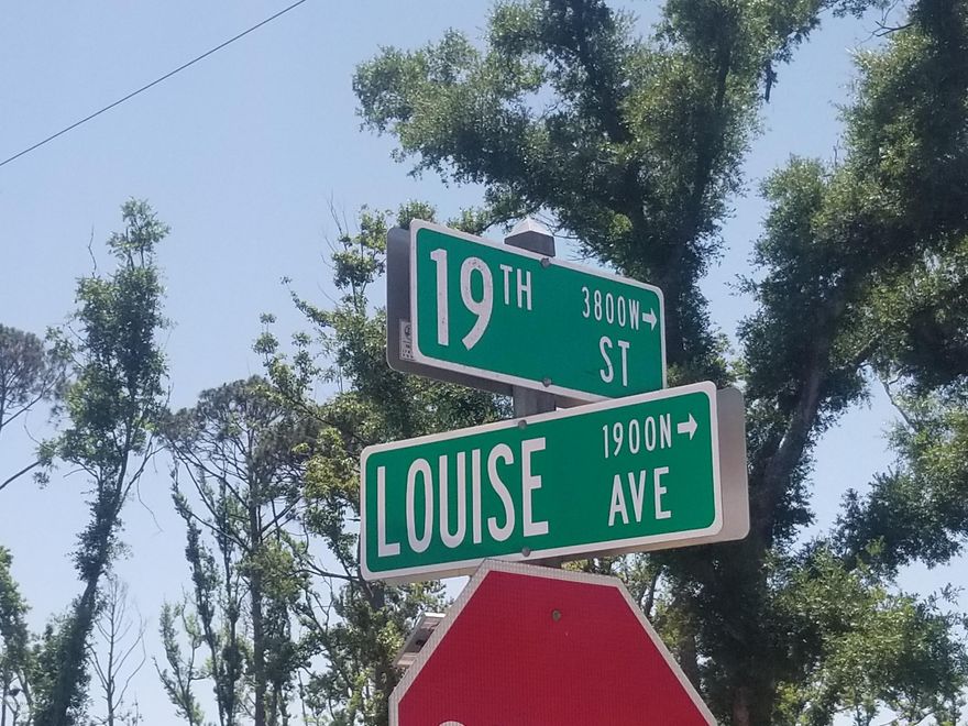 CURRENTLY UNDER CONTRACT, SELLER ACCEPTING BACKUP OFFERS

DO NOT DISTURB TENANTS!!!

Property has some deferred maintenance and is priced accordingly!  Based on the income approach, it should fetch over $210,000!  4 units in 2 duplexes. (3) 1 bedroom 1 bath, (1) 2 bedroom 1 bath. 

1 bedrooms have been renting for 550

2 bedroom has been at 625

probably due for a rent increase once repairs have been completed.