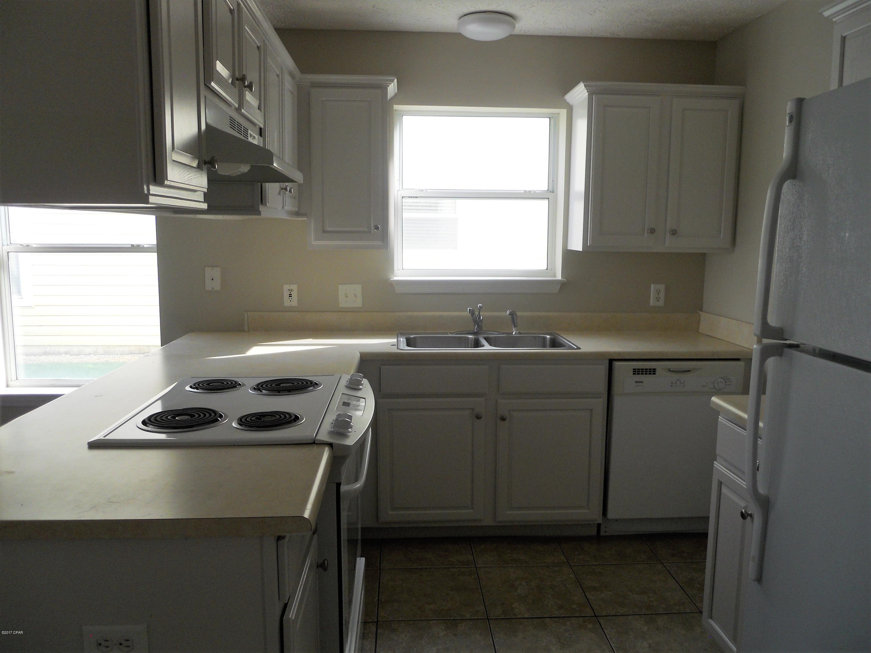 Palm Cove Phase III - Residential Lease