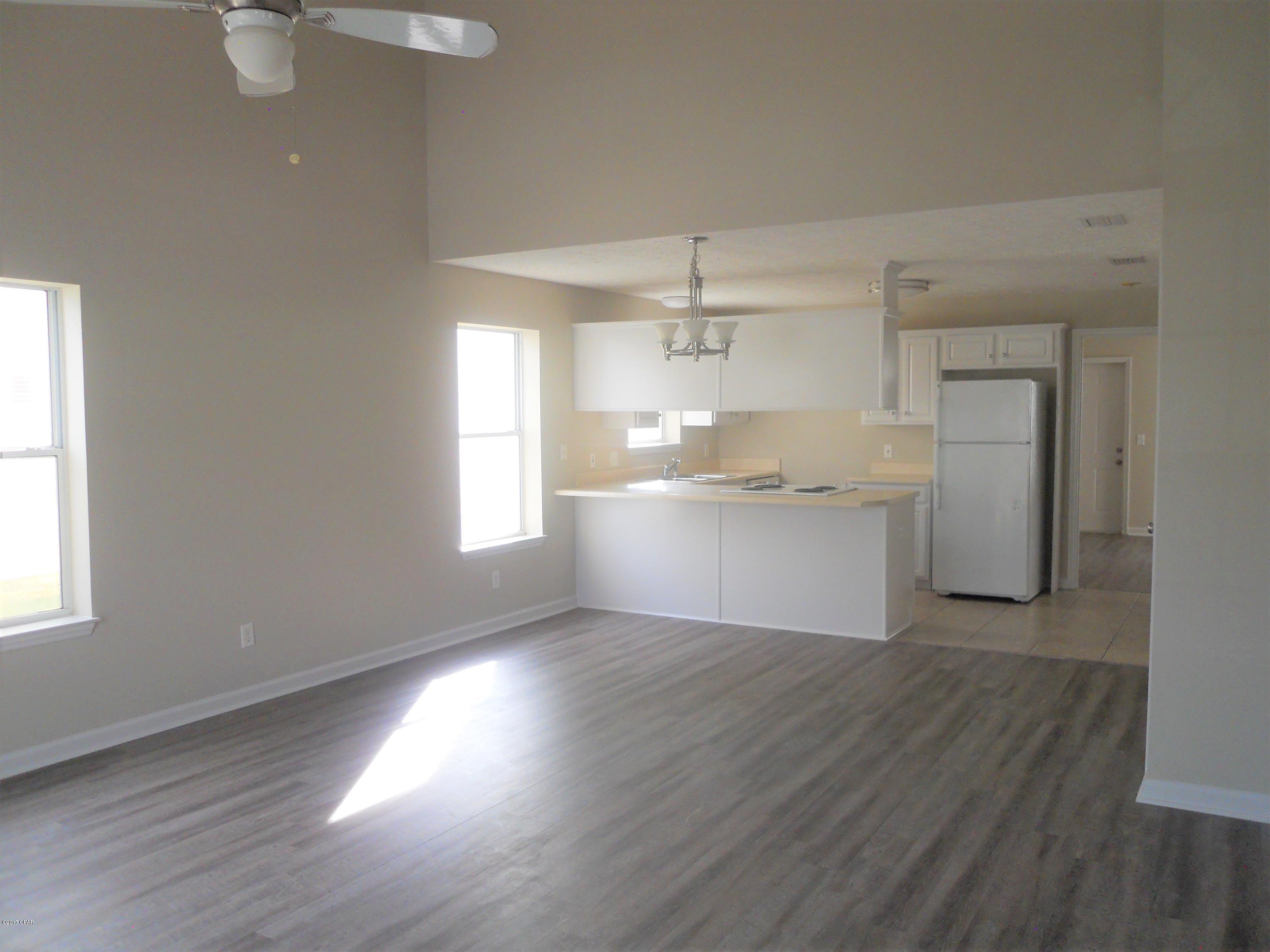 Palm Cove Phase III - Residential Lease