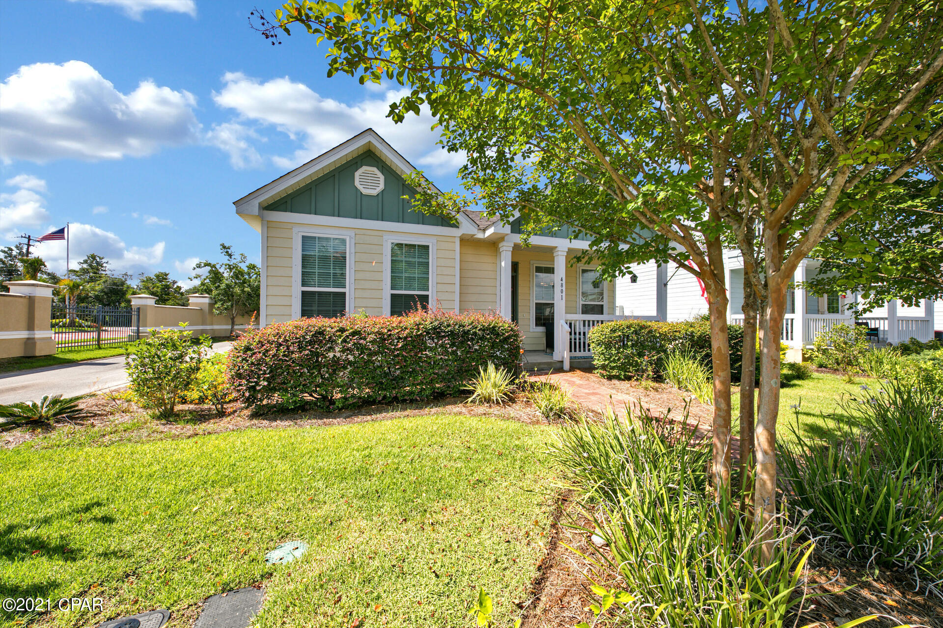 Magnolia Bay Club - Residential